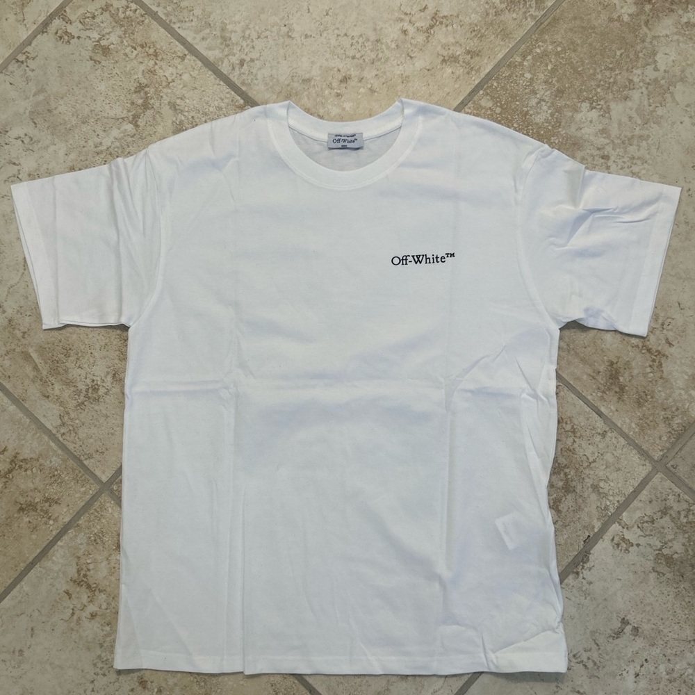 OFF WHITE White Arrow Skate
T-Shirt Size XL